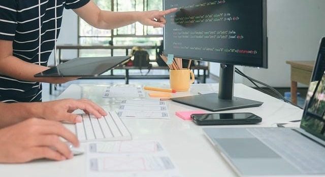 百貨店が創る五感体験とデジタル変革が生み出す現代都市の新たな賑わい