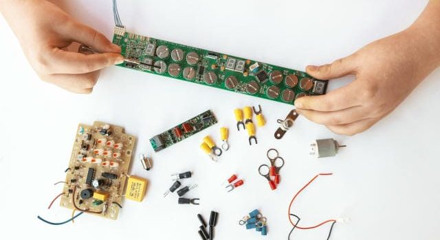 あなたの注文を見ているのは誰かモバイルオーダー時代が奪う外食の安心とプライバシー