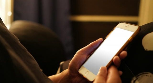 モバイルオーダーの利用が広がるほど店の接客がかえって細やかになるという逆説のていねいな解明
