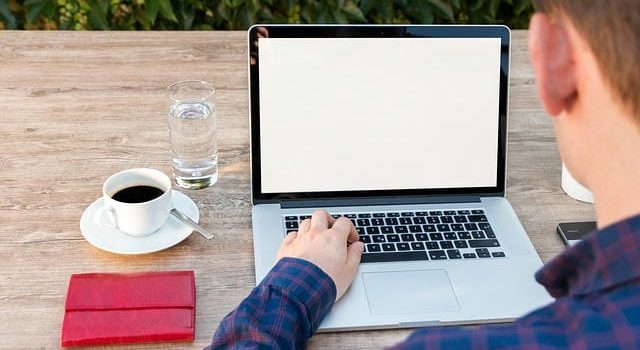 モバイルオーダーを使えない人を置き去りにしない配慮とは何でしょうか